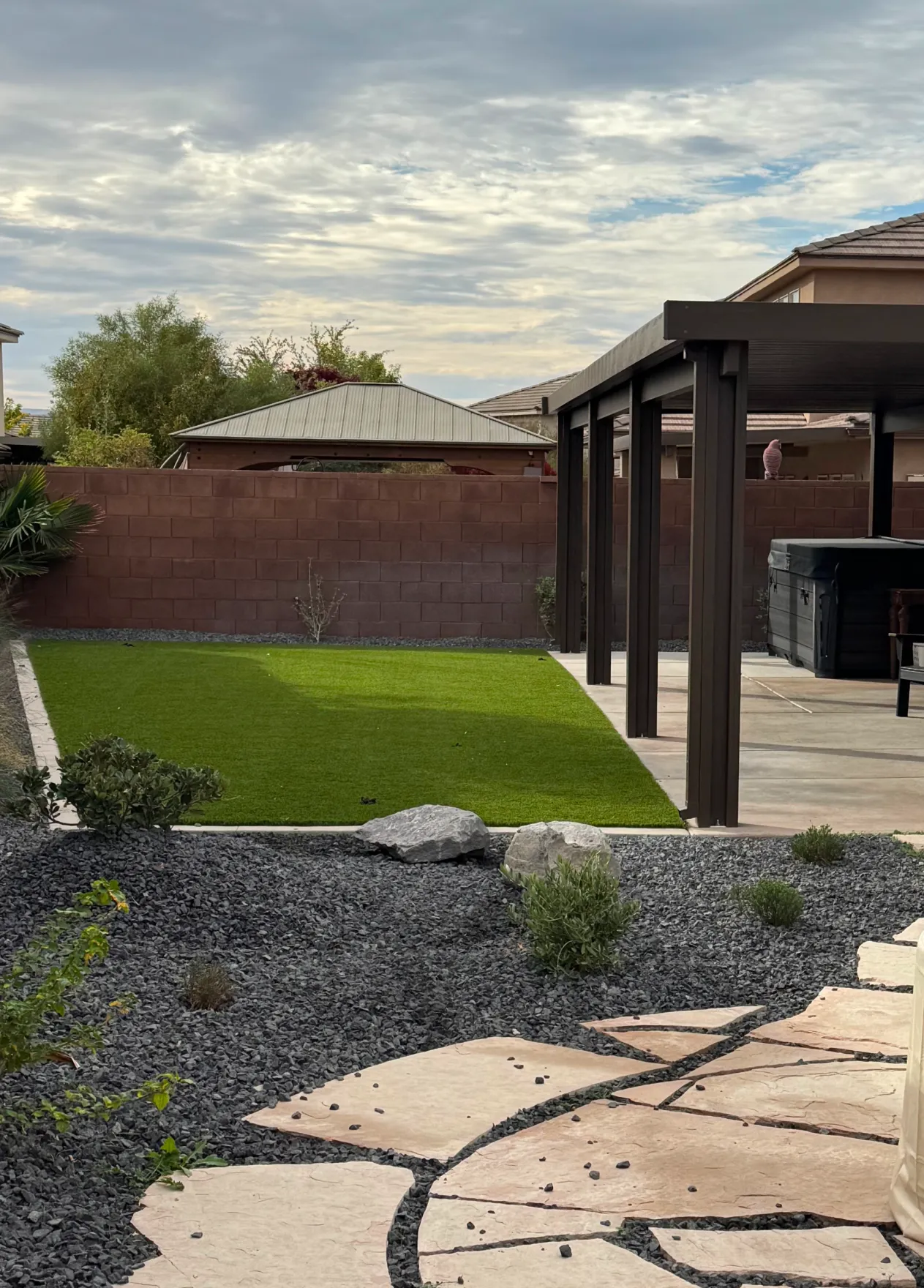 landscaping outdoor kitchen